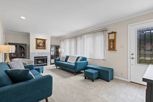 1125 Highland RD, Mundelein, IL 60060
