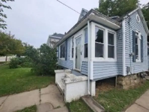 912 N Central AVE, Burlington, IA 52601