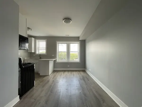722 N AUSTIN BLVD #3E, Oak Park, IL 60302