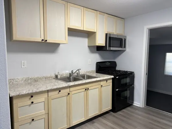 8307 N 2nd ST, Machesney Park, IL 61115