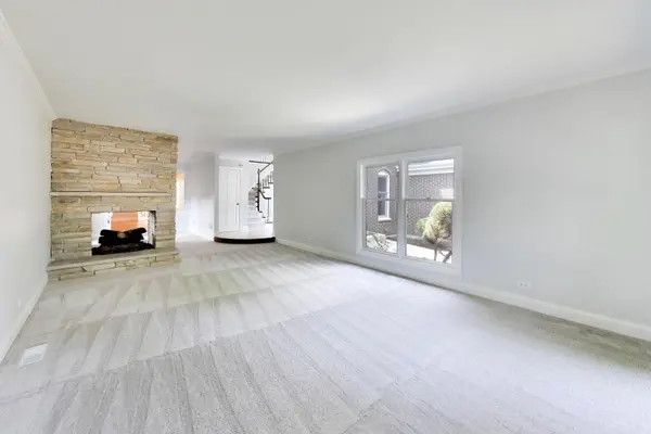 249 WILSHIRE RD, Lake Forest, IL 60045