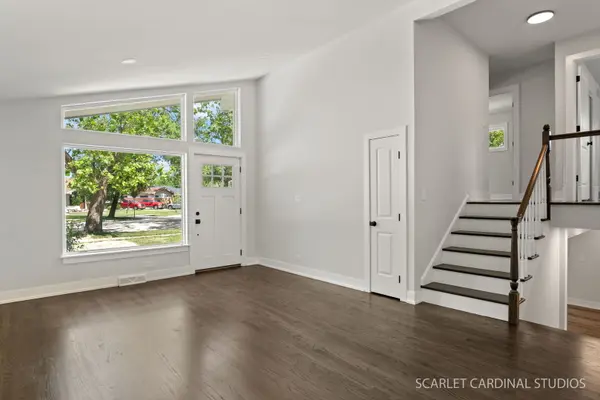 237 Terry LN, Villa Park, IL 60181