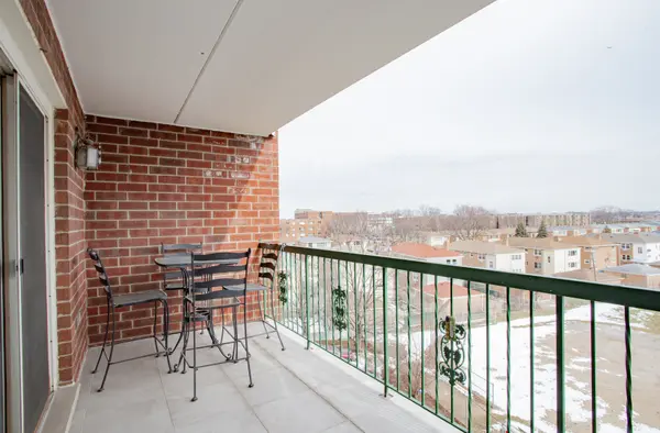 8540 W Foster AVE #504, Norridge, IL 60706
