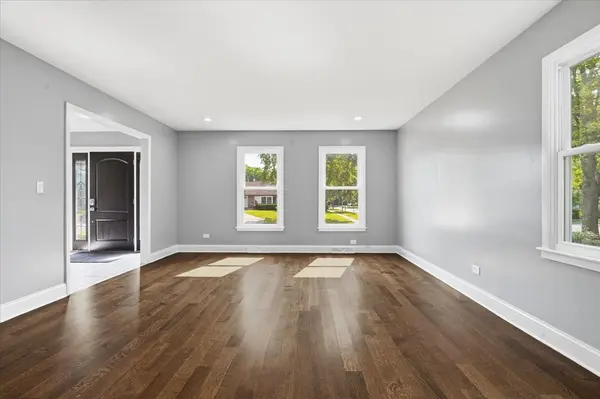 1203 Claridge DR, Libertyville, IL 60048