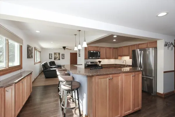 130 WESTVIEW ST, Hoffman Estates, IL 60169