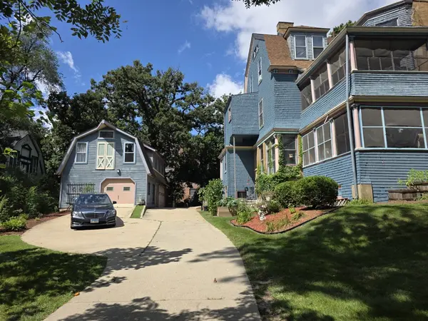 705 W Highland AVE, Elgin, IL 60123