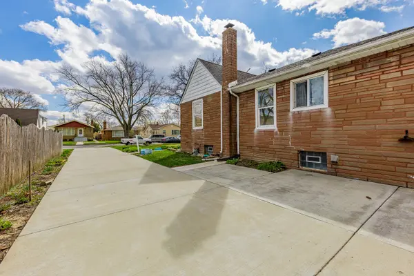 2648 123rd ST, Blue Island, IL 60406