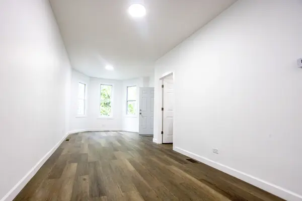 8739 S Colfax AVE #1, Chicago, IL 60617