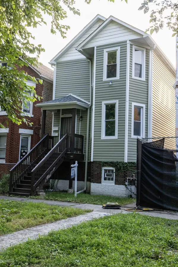 8739 S Colfax AVE #1, Chicago, IL 60617