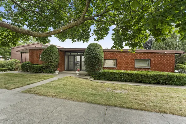 9055 Kenton AVE, Skokie, IL 60076