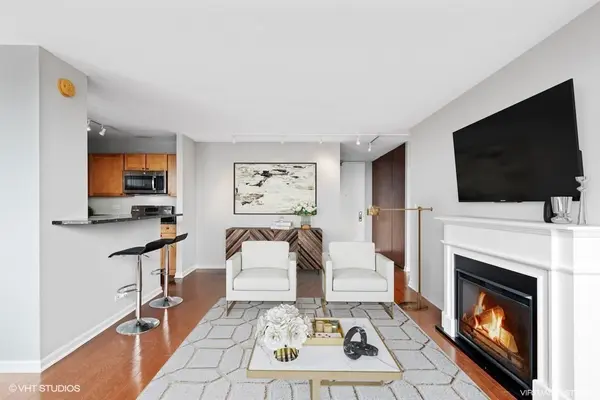 655 W IRVING PARK RD #1813, Chicago, IL 60613