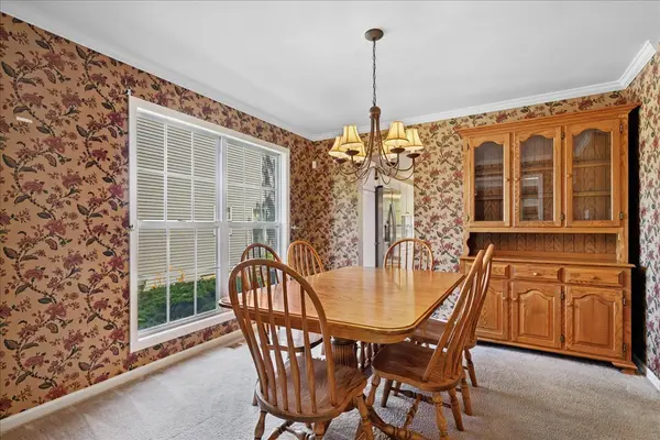 503 Regan DR, East Dundee, IL 60118