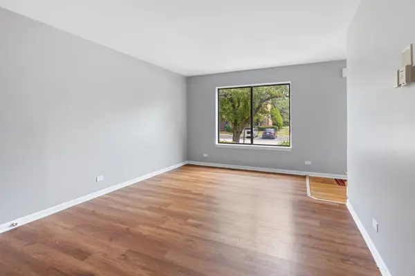 7348 Winthrop WAY #1, Downers Grove, IL 60516