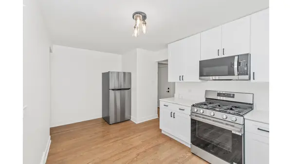 8914 Lamon AVE #1N, Skokie, IL 60077