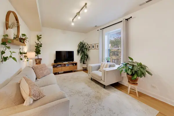 4636 N Albany AVE #2, Chicago, IL 60625
