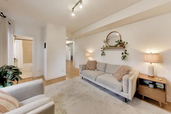 4636 N Albany AVE #2, Chicago, IL 60625