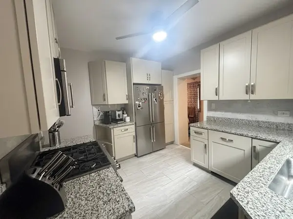 6950 30th PL, Berwyn, IL 60402