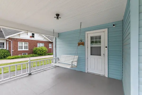 220 N Elm ST, Leland, IL 60531