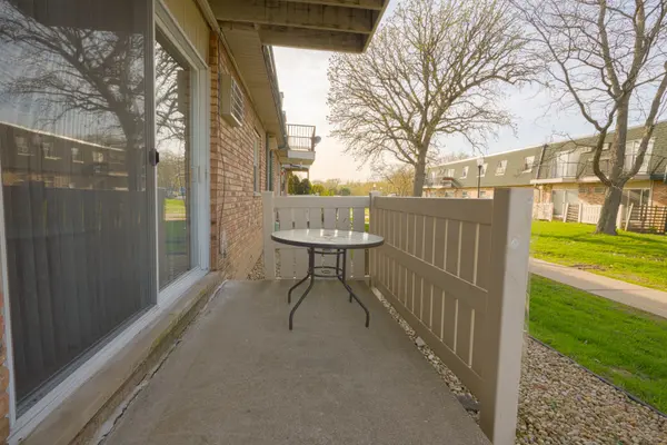 9958 S 84TH TER #206, Palos Hills, IL 60465