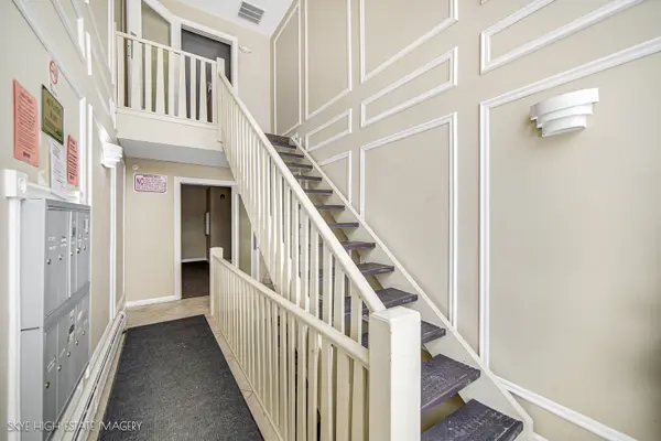 9958 S 84TH TER #206, Palos Hills, IL 60465
