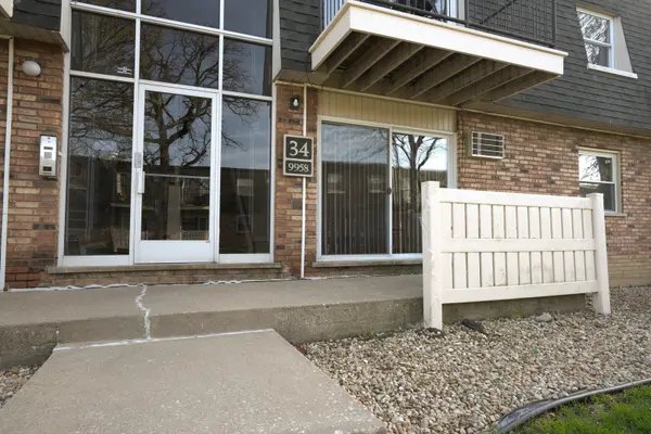 9958 S 84TH TER #206, Palos Hills, IL 60465