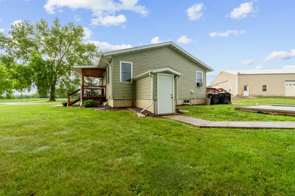 8353 Burns Hill RD, Clinton, IL 61727