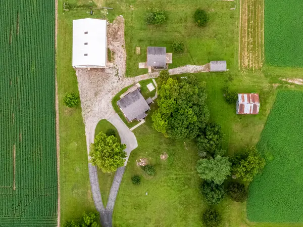 8353 Burns Hill RD, Clinton, IL 61727