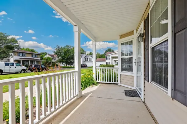 1613 Victoria Park CIR, Aurora, IL 60504