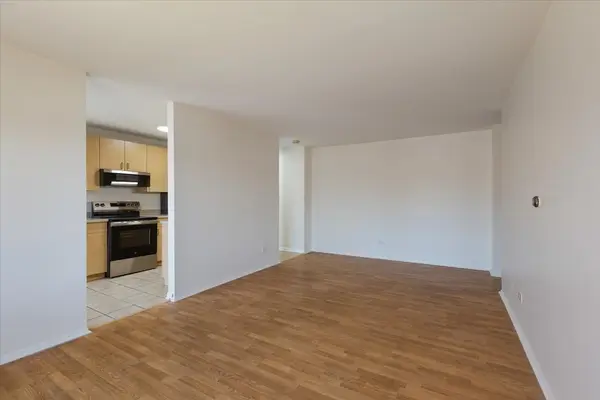 701 S Elmhurst RD #H, Des Plaines, IL 60016
