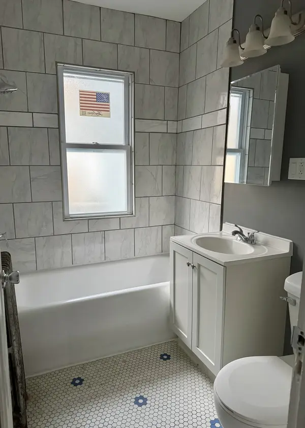 2456 W Lithuanian Plaza CT, Chicago, IL 60629