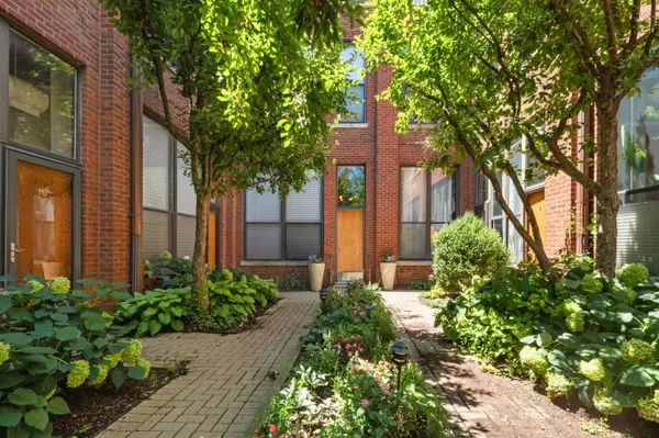 2222 N Racine AVE #14, Chicago, IL 60614