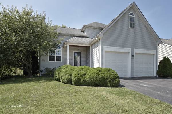 1290 Savanna LN, Woodstock, IL 60098