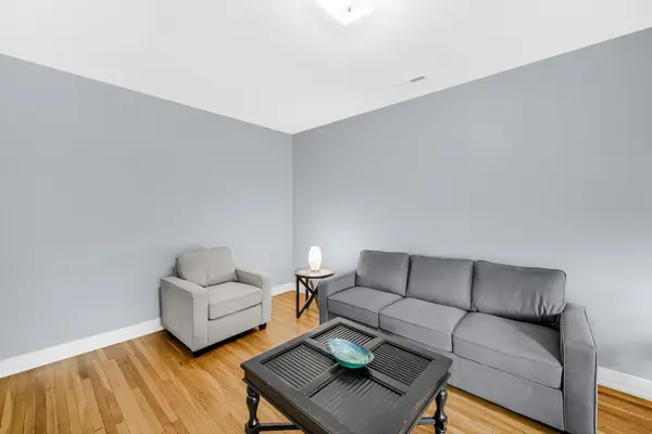 6022 S Eberhart AVE #2N, Chicago, IL 60637