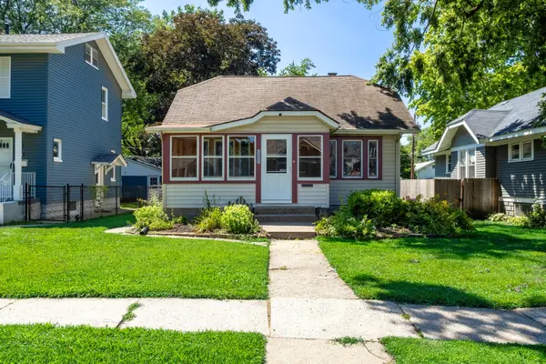 2720 Tremont AVE, Davenport, IA 52803