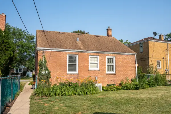 2116 S 20th AVE, Broadview, IL 60155