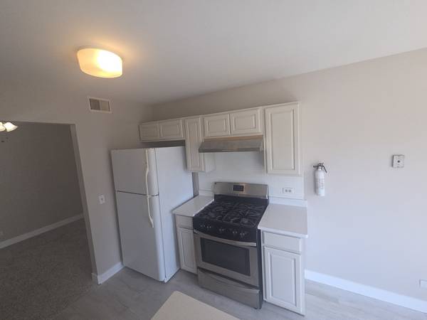 299 Pembridge LN #D2, Schaumburg, IL 60193