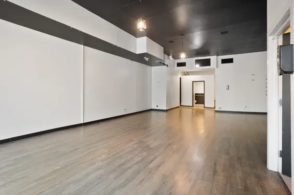 4837 W Irving Park RD #STORE, Chicago, IL 60641