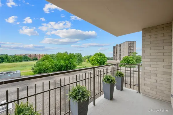 6933 N Kedzie AVE #405, Chicago, IL 60645