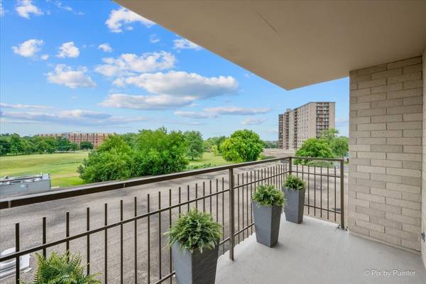 6933 N Kedzie AVE #405, Chicago, IL 60645
