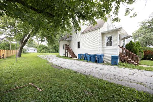 19 W 32nd ST, Steger, IL 60475