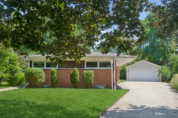 2117 Parkview CT, Wilmette, IL 60091