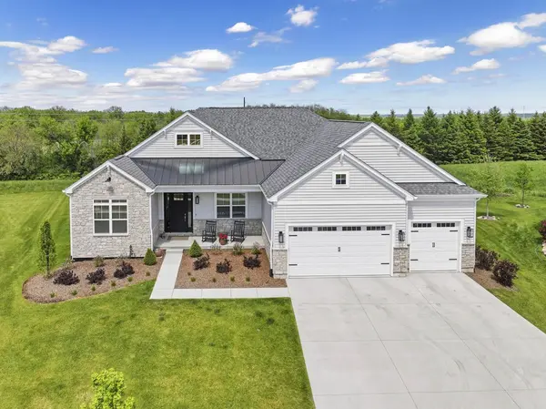 1740 Stonemill CIR, Lake Geneva, WI 53147