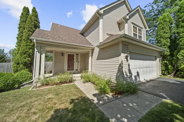 990 Pennwood LN, Bolingbrook, IL 60440