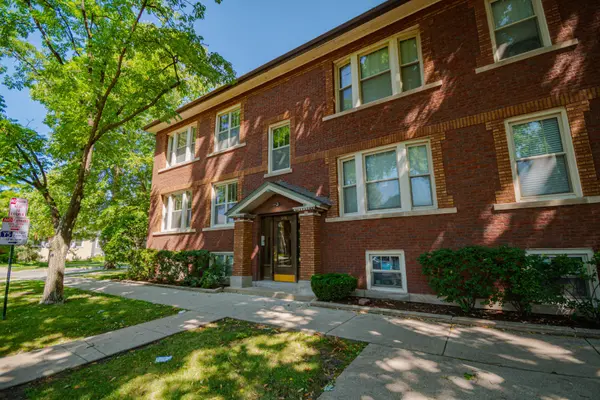 646 Adams ST #1W, Oak Park, IL 60304