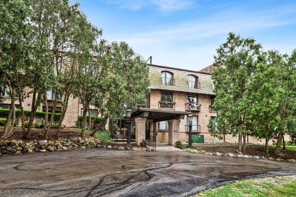 600 W Russell ST #309, Barrington, IL 60010