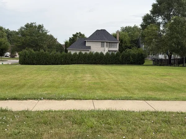 605 Ritter DR, Batavia, IL 60510