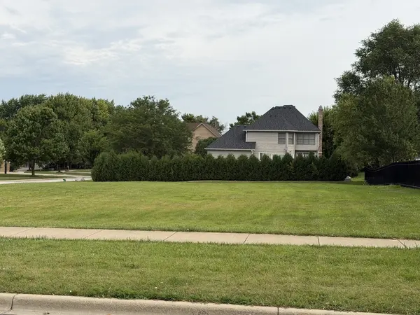605 Ritter DR, Batavia, IL 60510