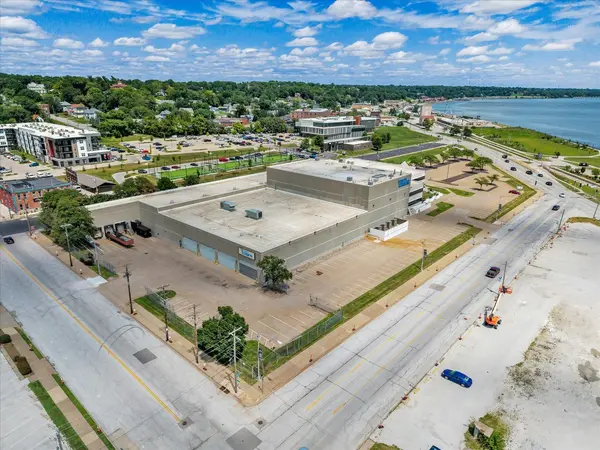 500 E 3rd ST, Davenport, IA 52801