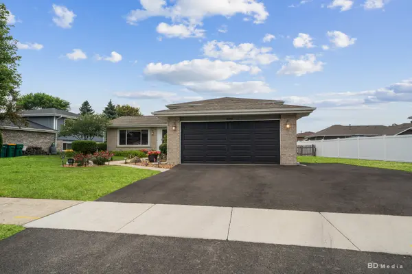 16352 Rowley LN, Lockport, IL 60441