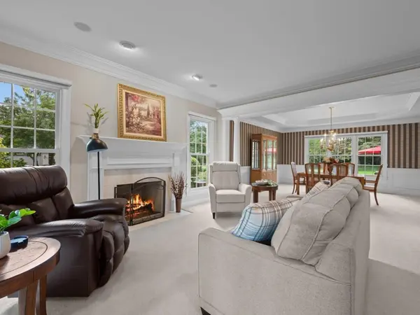 7N286 Whispering TRL, St. Charles, IL 60175